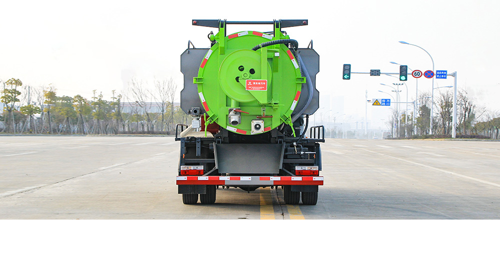 东风大多利卡清洗吸污车（方罐）图8